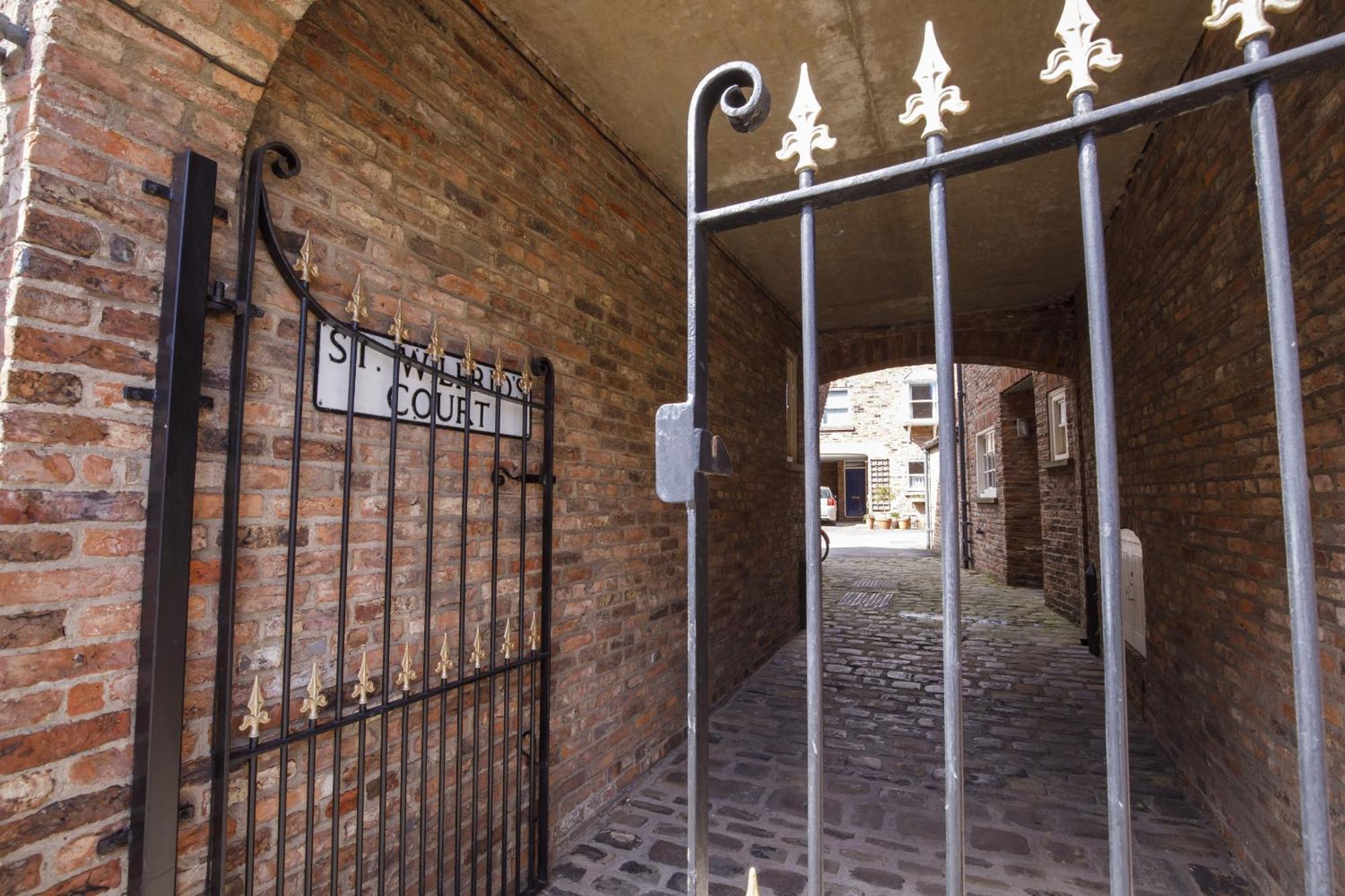 Villa St Wilfrid'S Court York Esterno foto